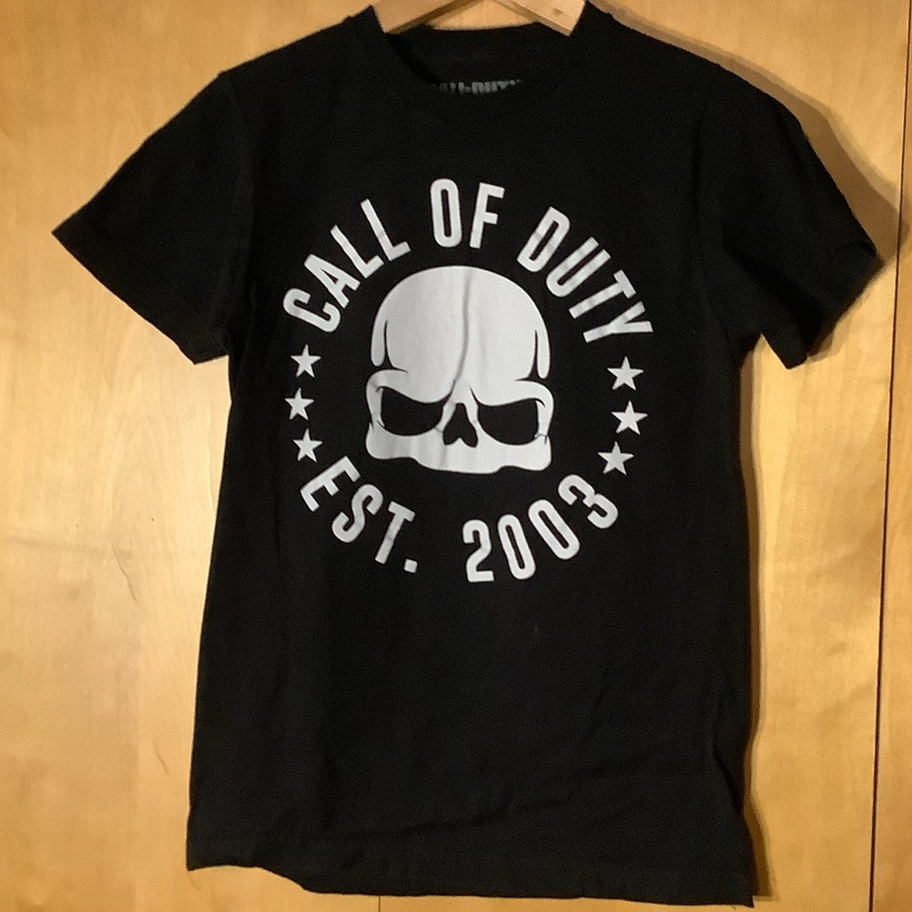 Call of Duty black T-shirt, size small